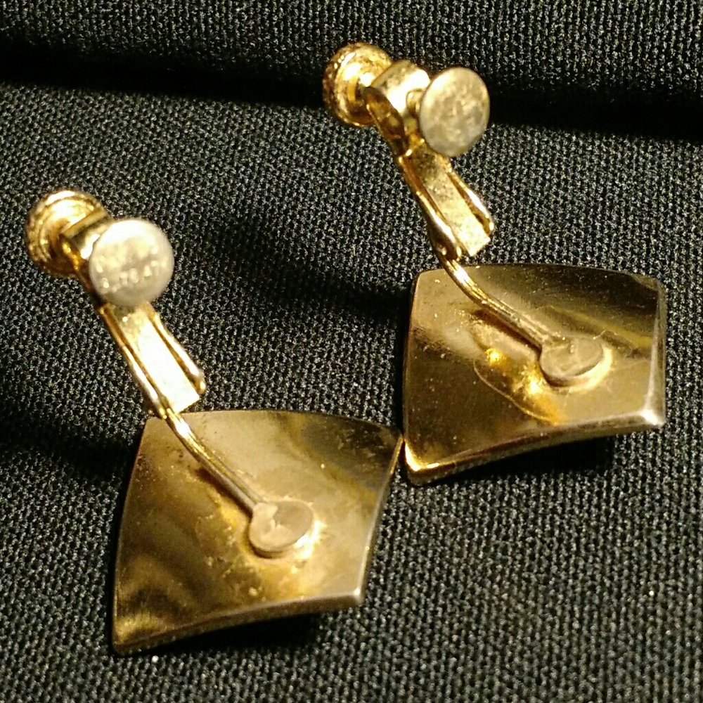 Napier - Clip-On Earrings Gold Tone Curved Square - Picture 7 of 8